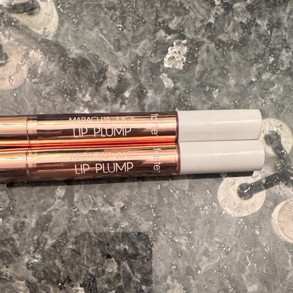 2 for 1! Maracuja Juicy Lip Plump